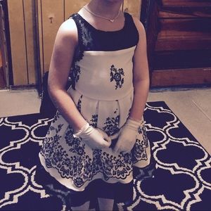 White/black Girls Bonnie Jean Dress size 8